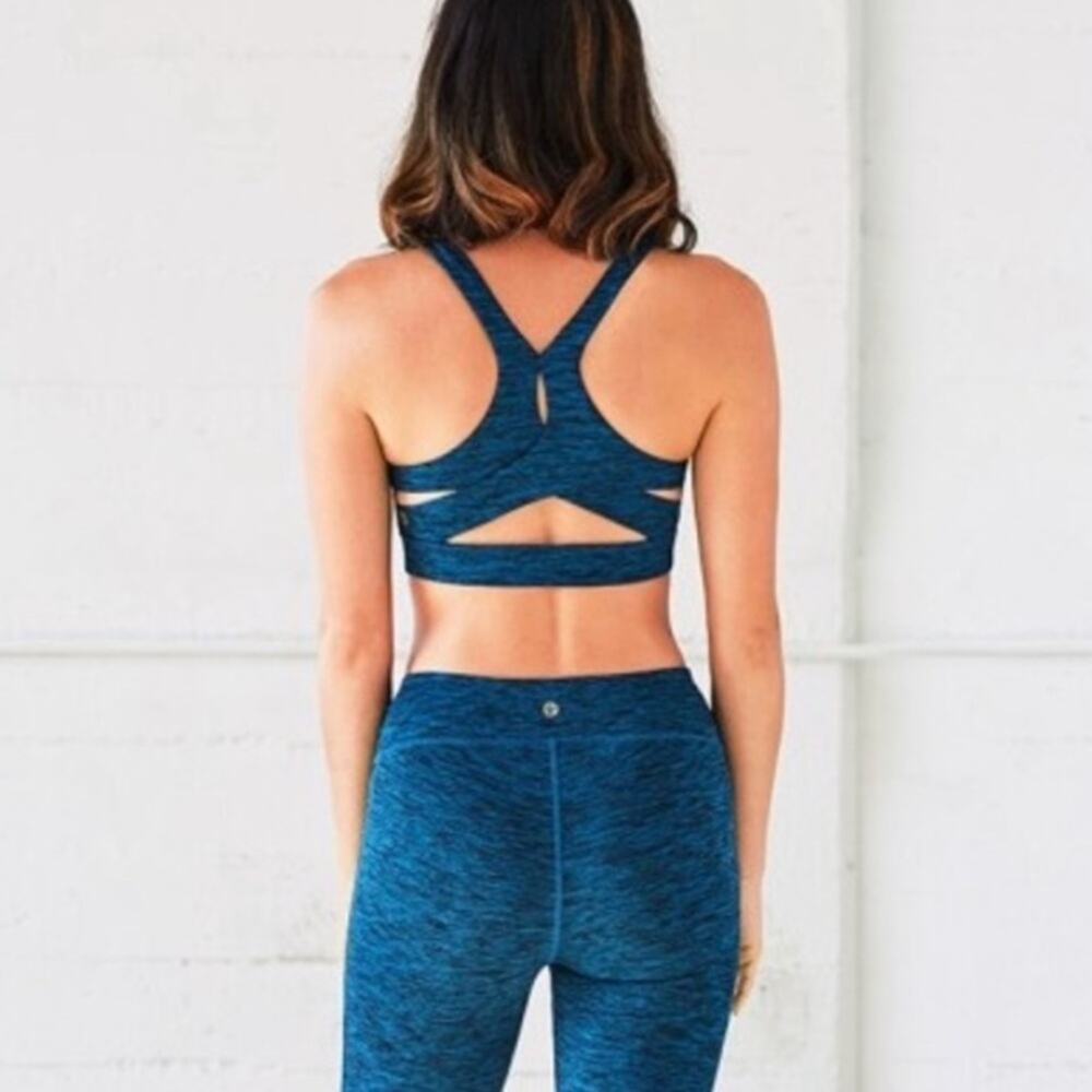 Manduka cross back yoga sports bra